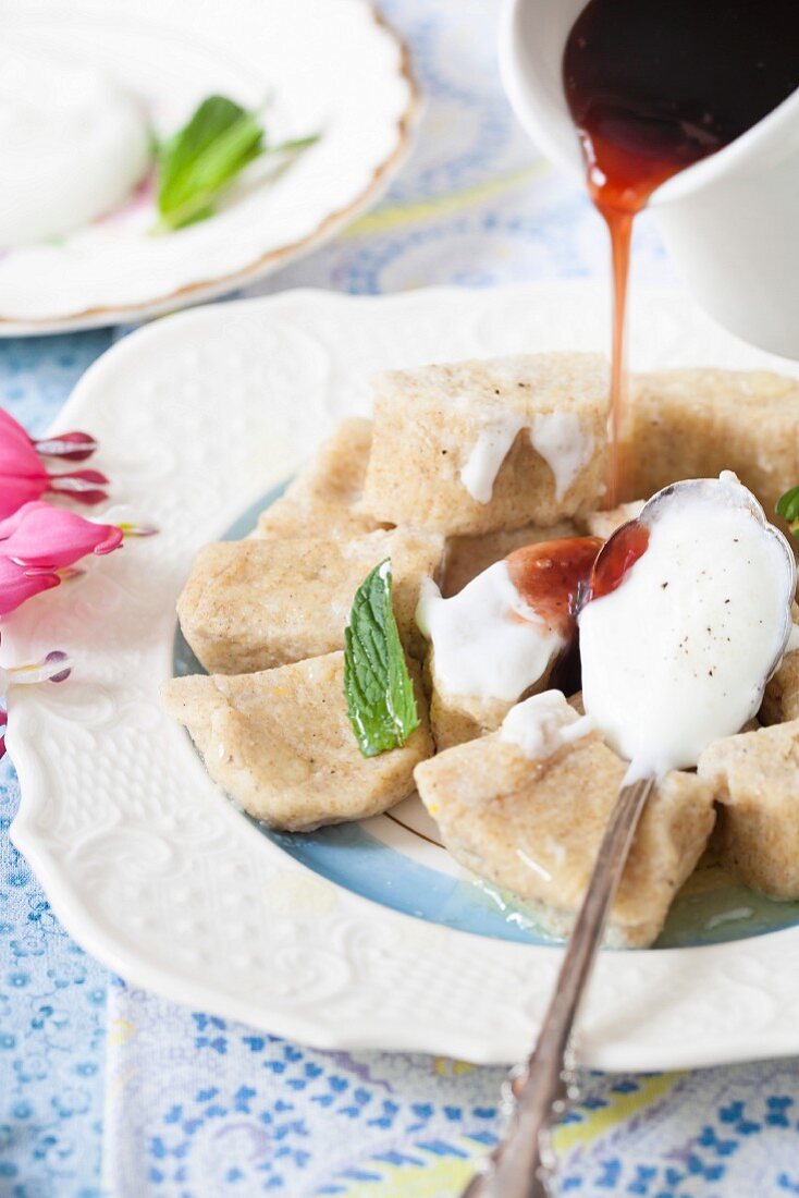 Lenivie Vareniki (vanilla and ricotta dumplings with wholemeal flour, Russia)