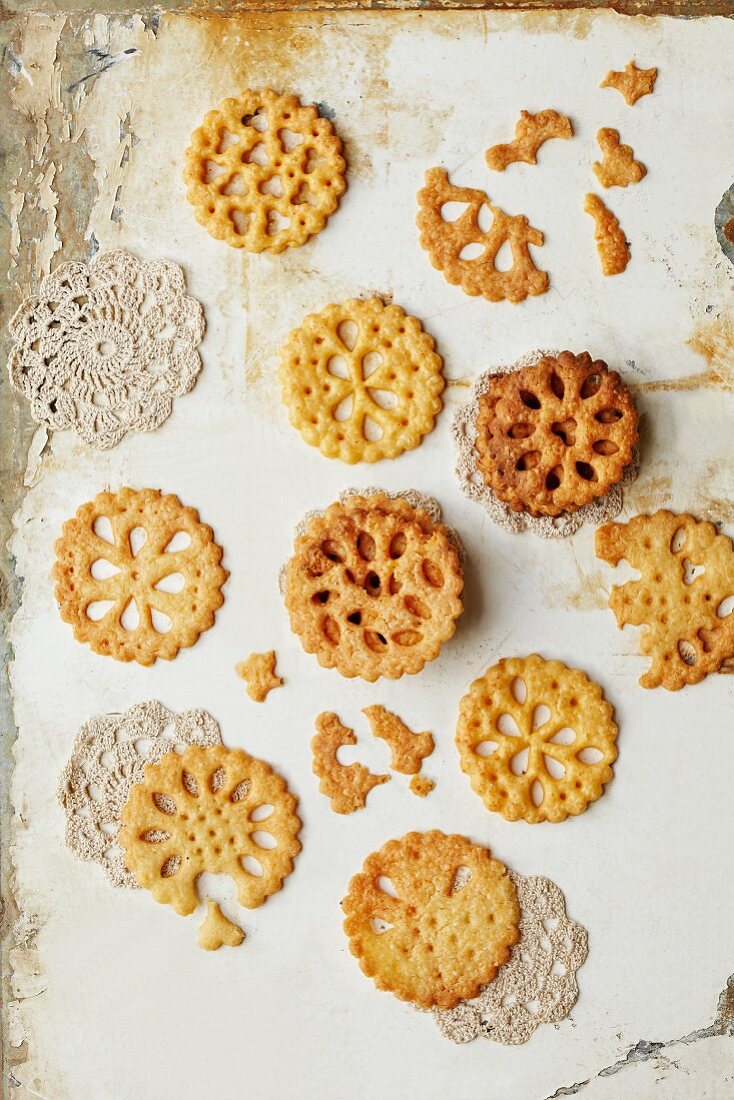 Lattice biscuits (seen from above)