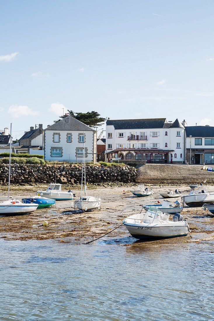 The restaurant 'Le Petit Hotel do Grand Large' at the harbour of Portivy, Brittany, France