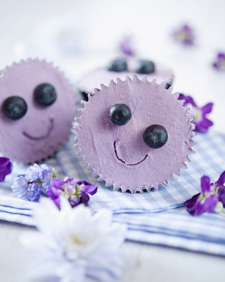 Heidelbeer-Cupcakes mit Lächeln