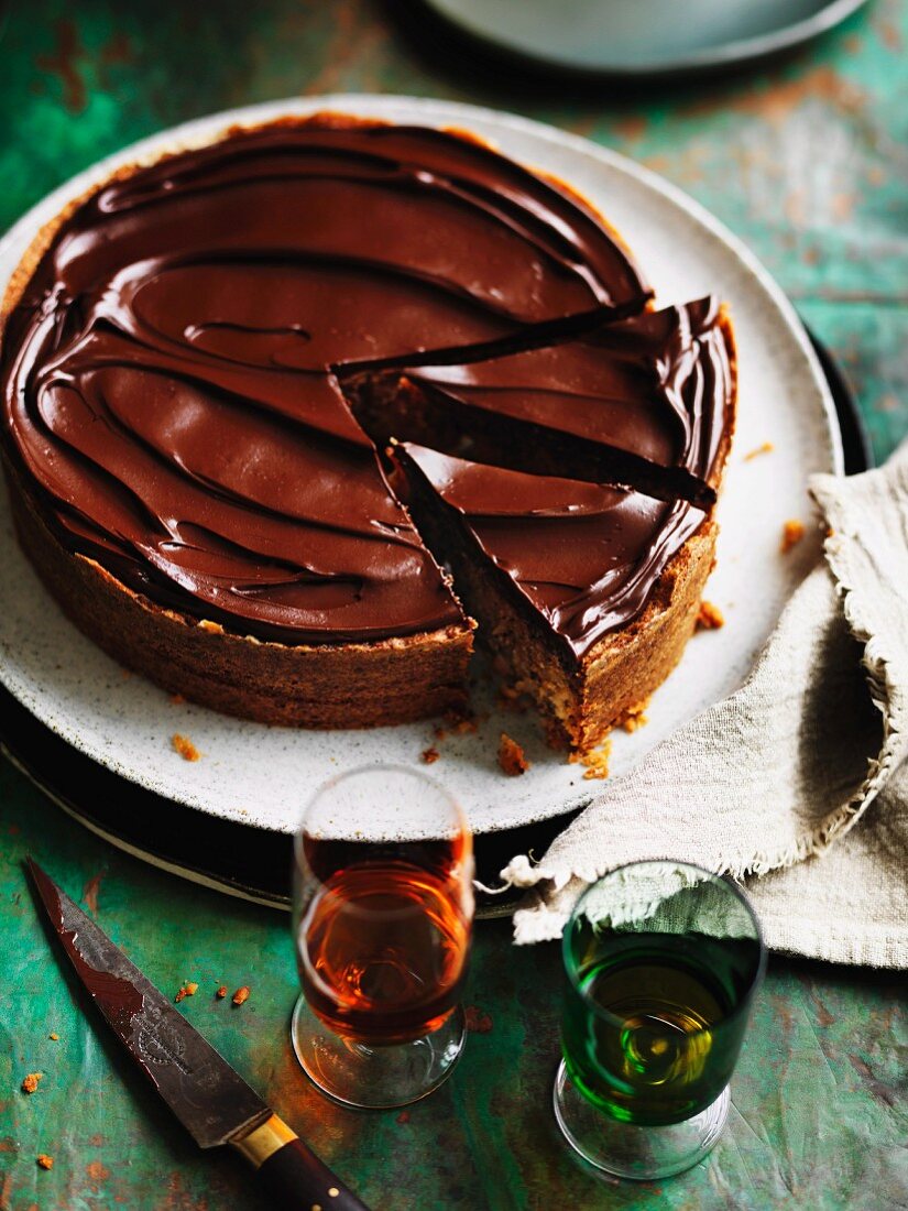 Walnut and almond tart with chocolate cream