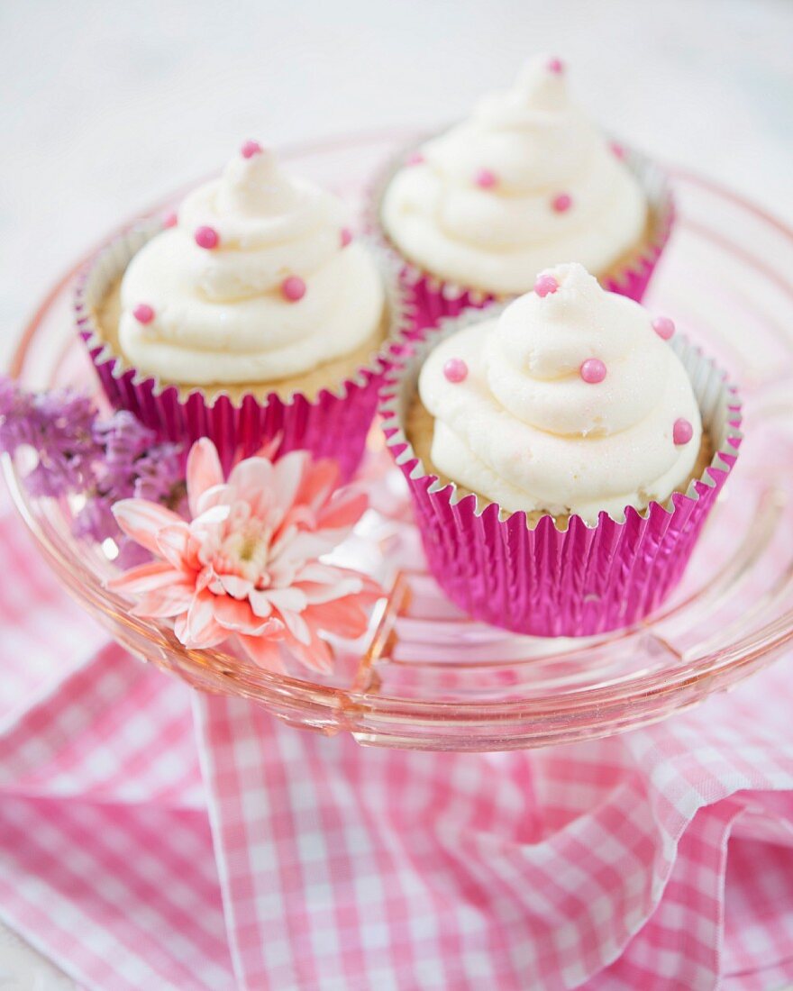 Vanilla cream cupcakes