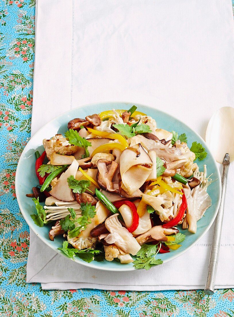 Cauliflower and mixed mushrooms from the wok