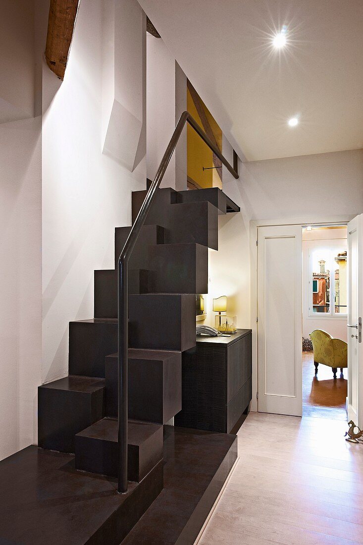 Samba stairs with handrail in hallway