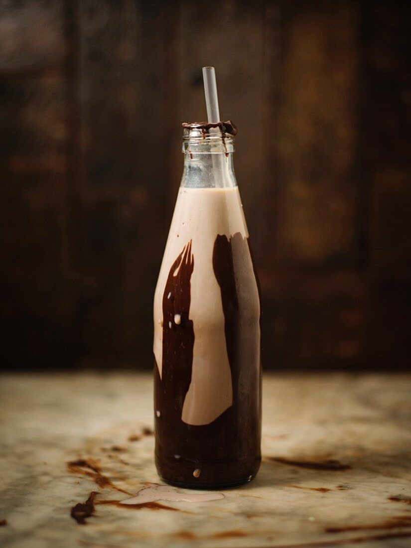 Schokoladenmilch in Flasche
