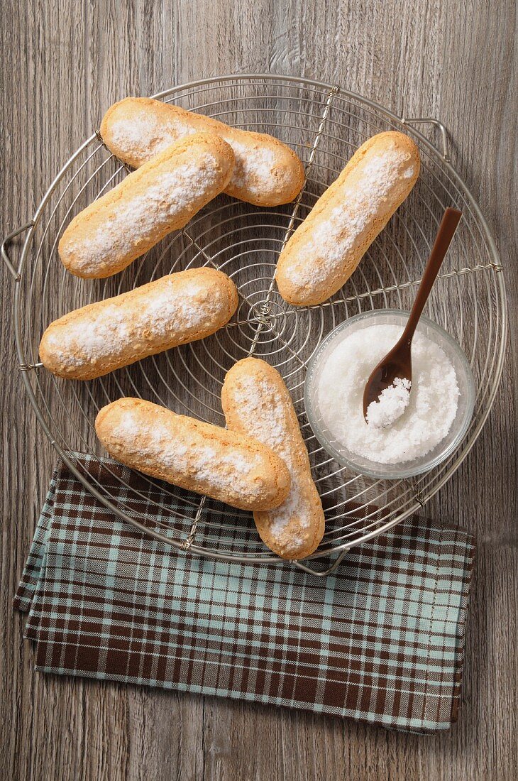 finger biscuits