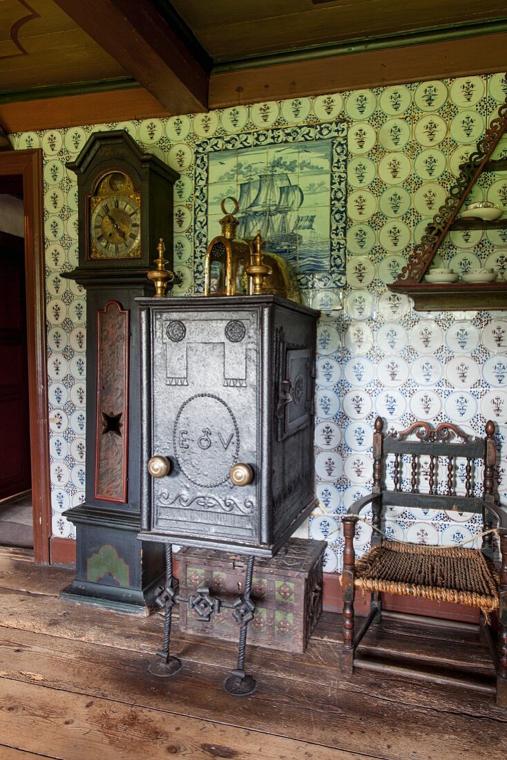 A room with a Scandinavian wood stove in the Altfriesisches Haus, Sylt