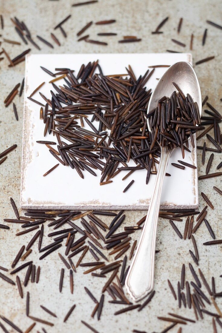 Scattered wild rice