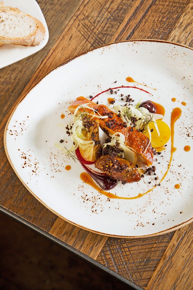 Greenvale Pork, Pflaumen, Baby Fenchel and Senf, Restaurant Saint Crispin, Melbourne, Australien