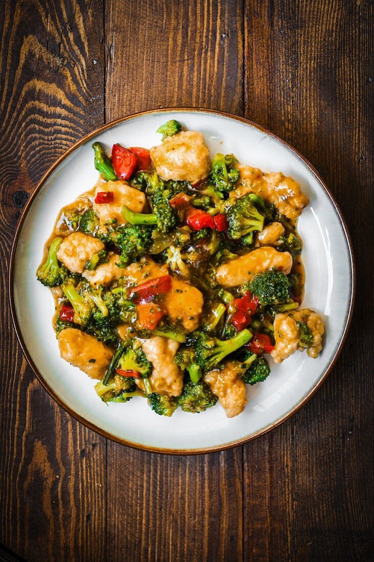 Hähnchen mit Brokkoli und Paprika (China)