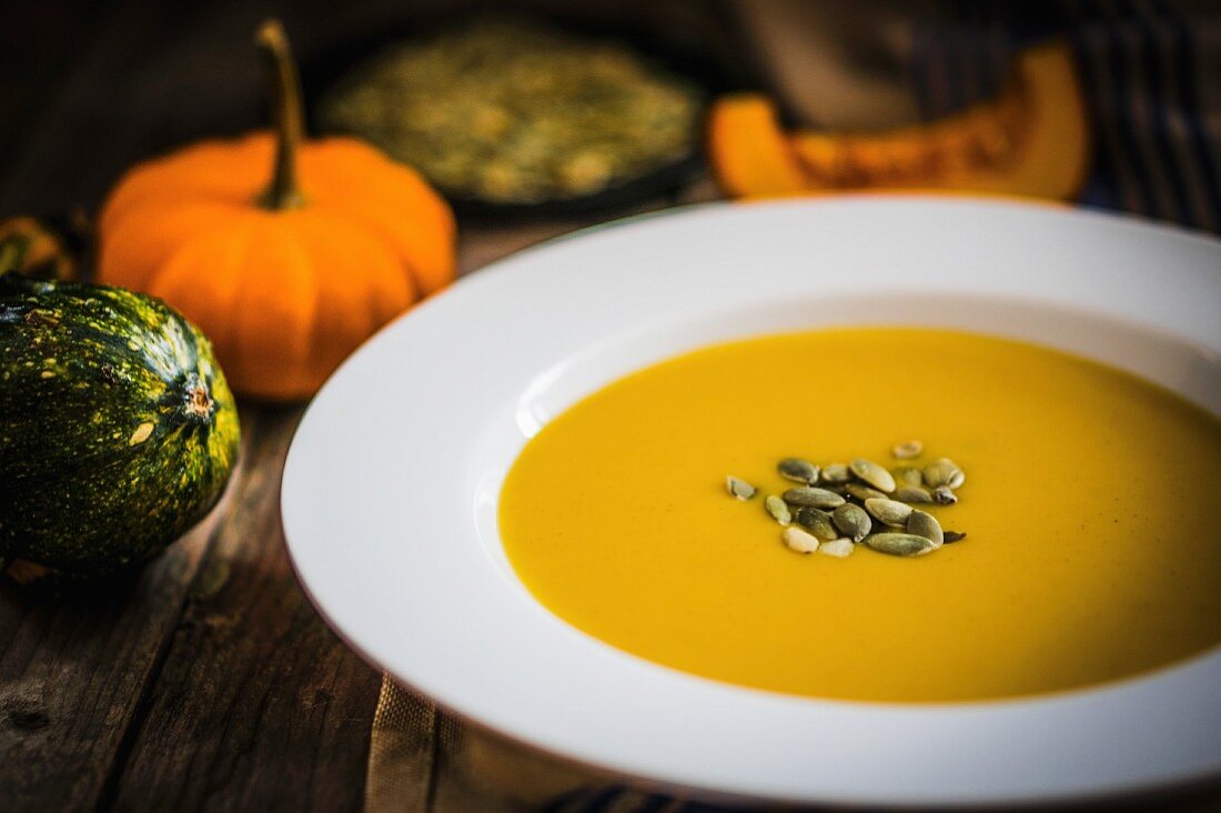 Kürbiscremesuppe mit Kürbiskernen