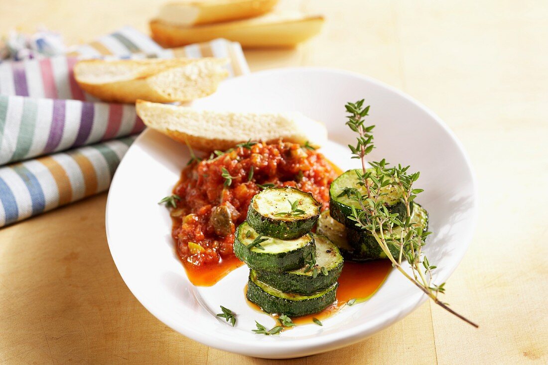 Spicy courgettes with tomato sauce