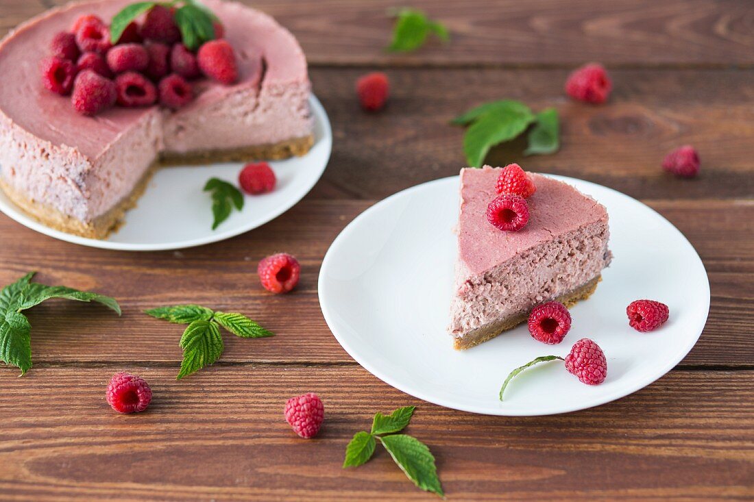 Raspberry cheesecake, sliced