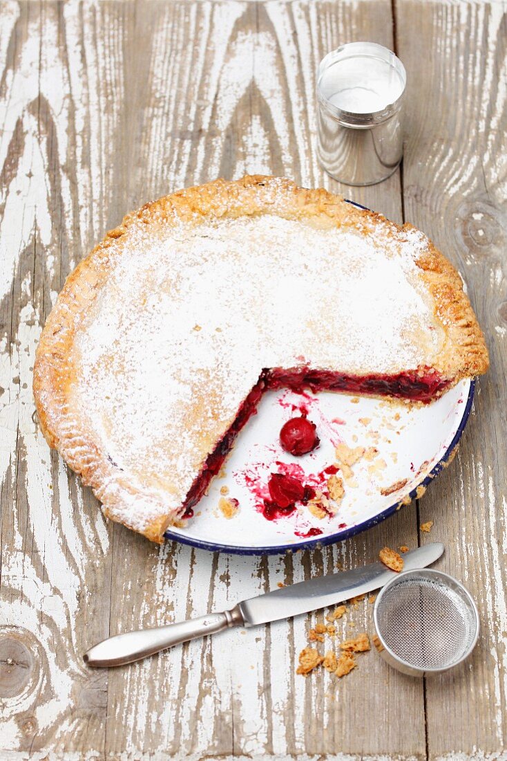 Cherry and redcurrant pie, sliced