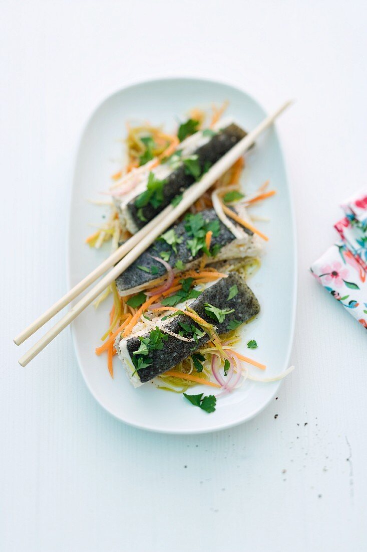 Turbot on julienned vegetables (Asia)