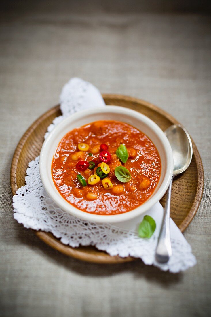 Tomaten-Bohnensuppe