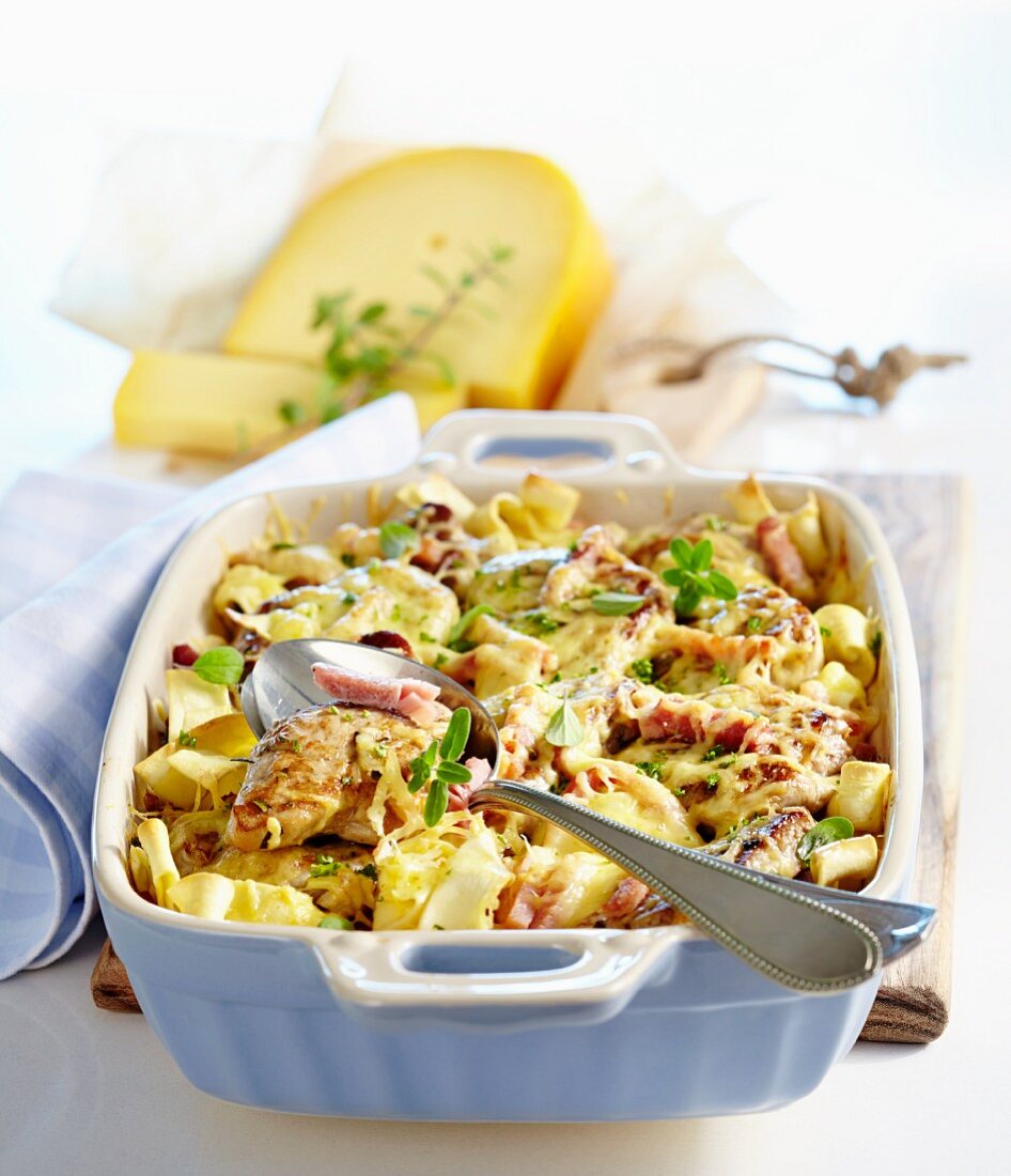 Amsterdam pasta bake with pork fillet and Gouda cheese