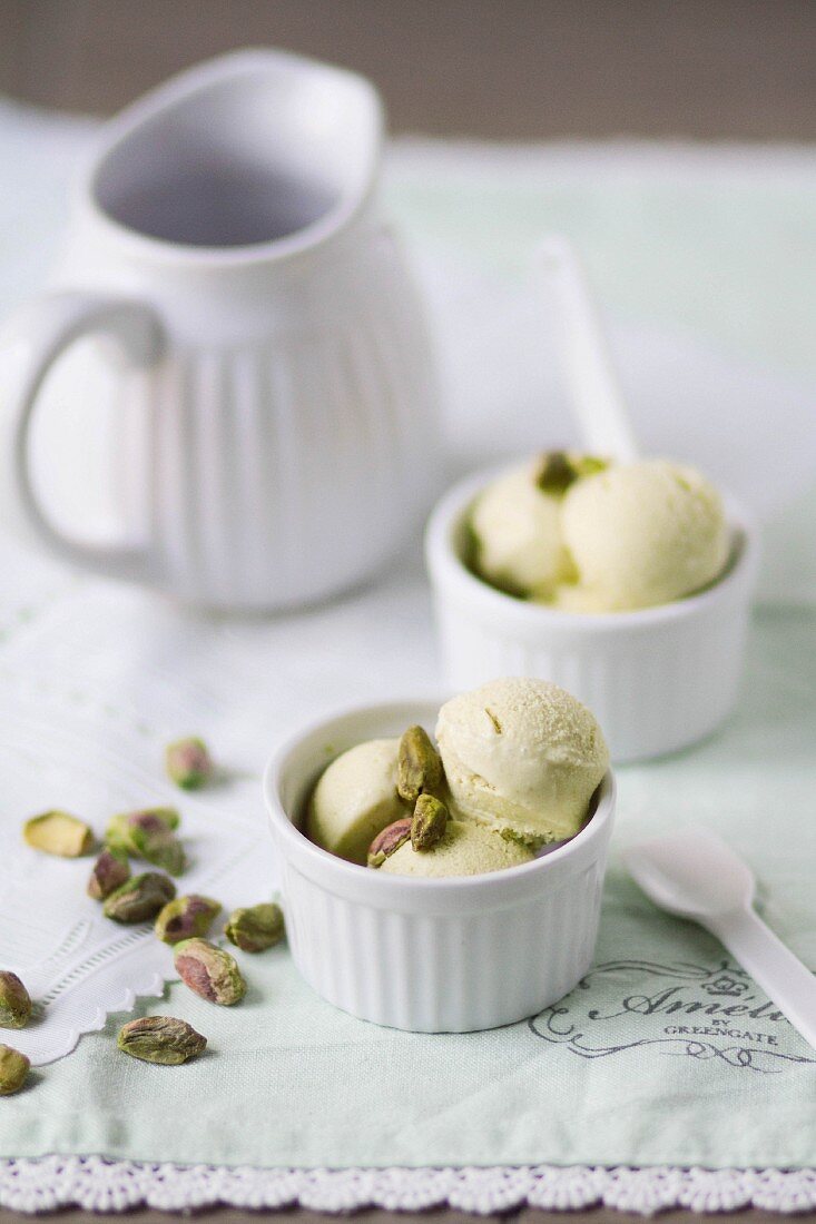 Pistachio ice cream with fresh pistachios