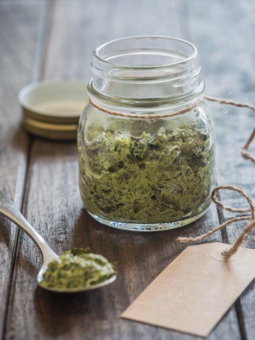 Vegan herb pesto