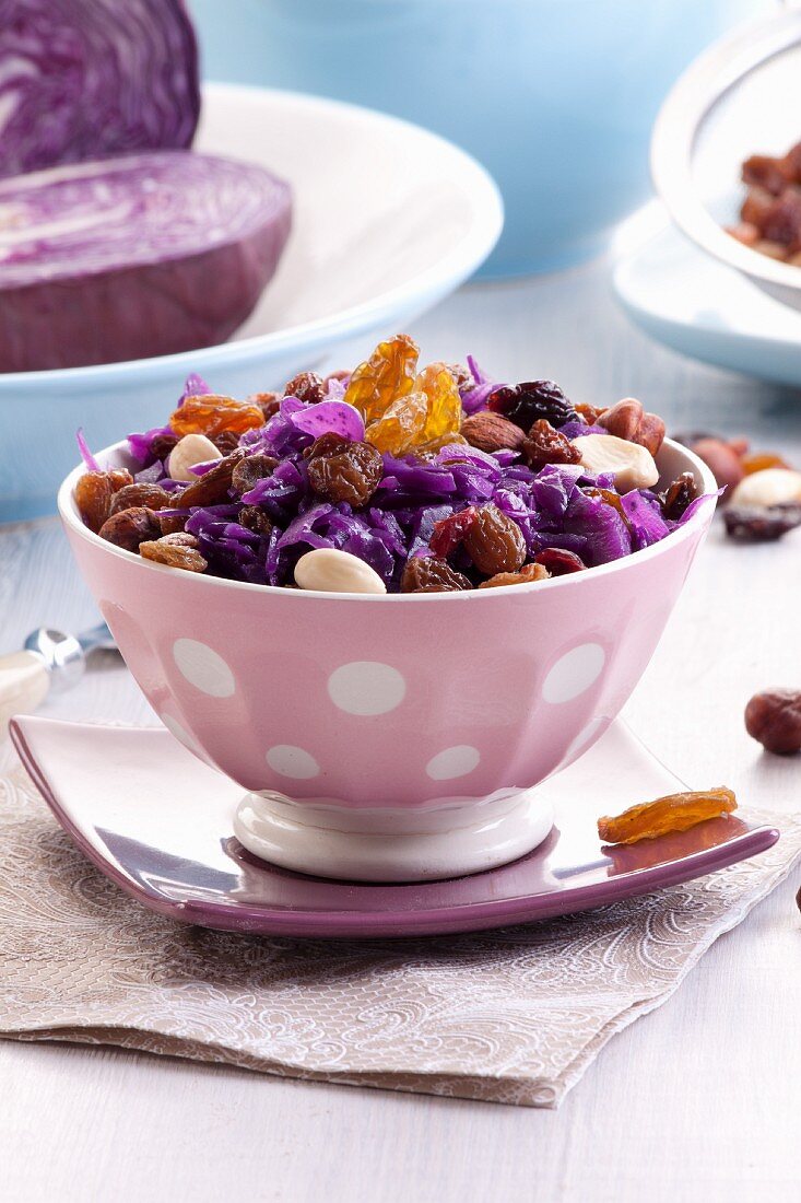 Red cabbage salad with almonds and raisins