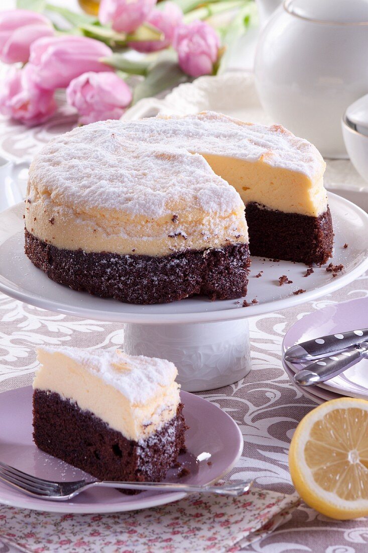 Lemon cheesecake with chocolate bases