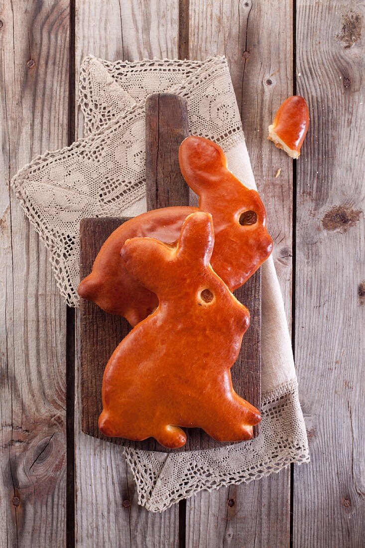 Rabbit-shaped Easter cakes (seen from above)