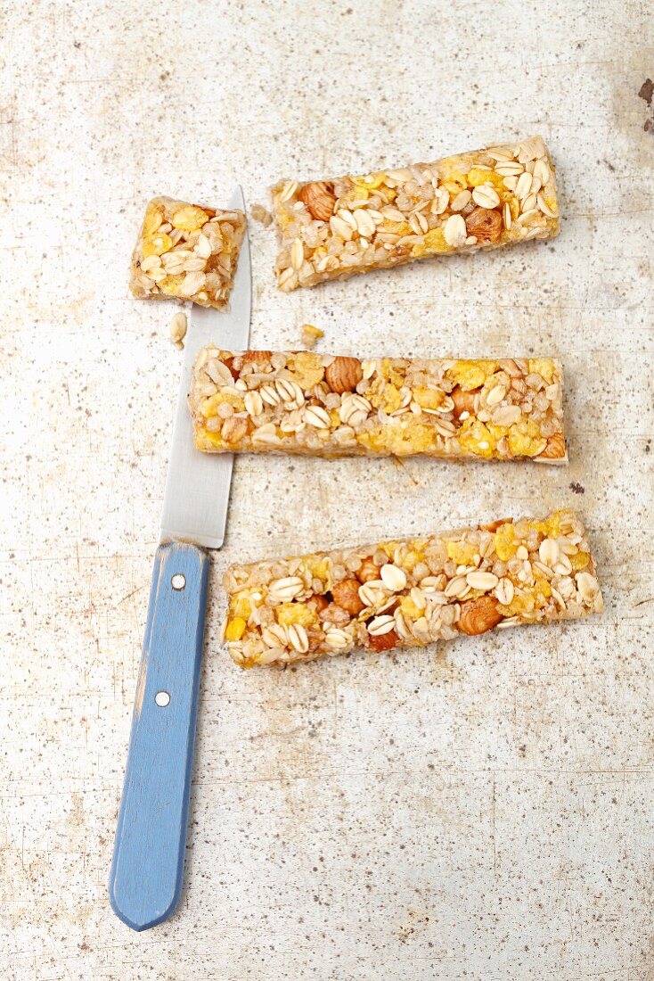 Muesli bars with hazelnuts, oats and cornflakes