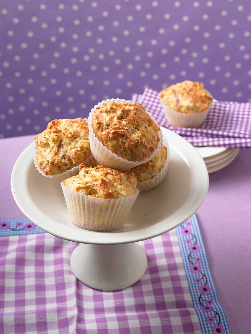 Savoury ham and cheese muffins