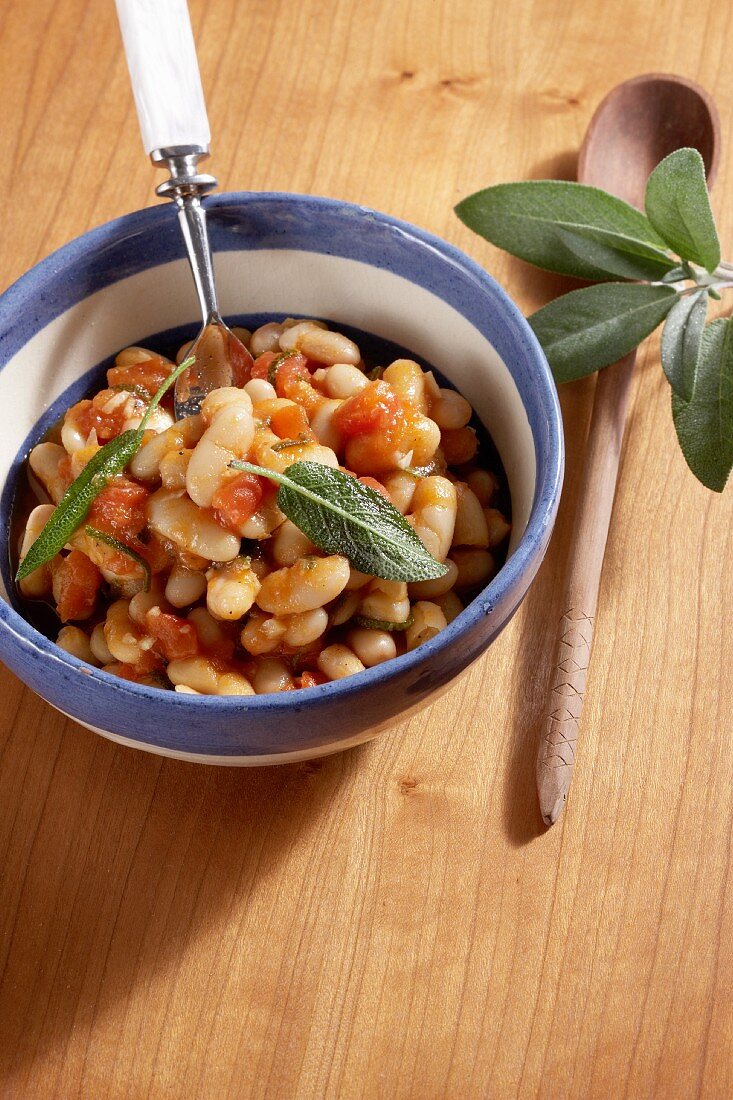 White beans in tomato sauce with sage