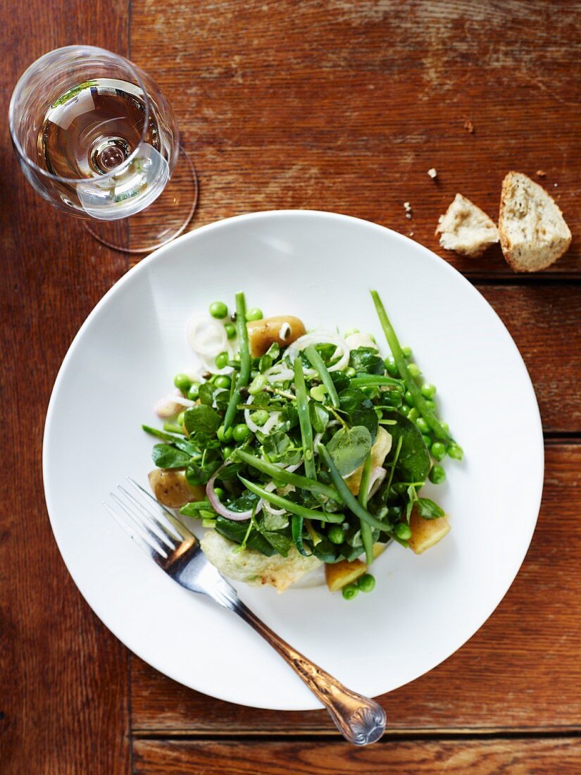 Pea fritters with potatoes and beans