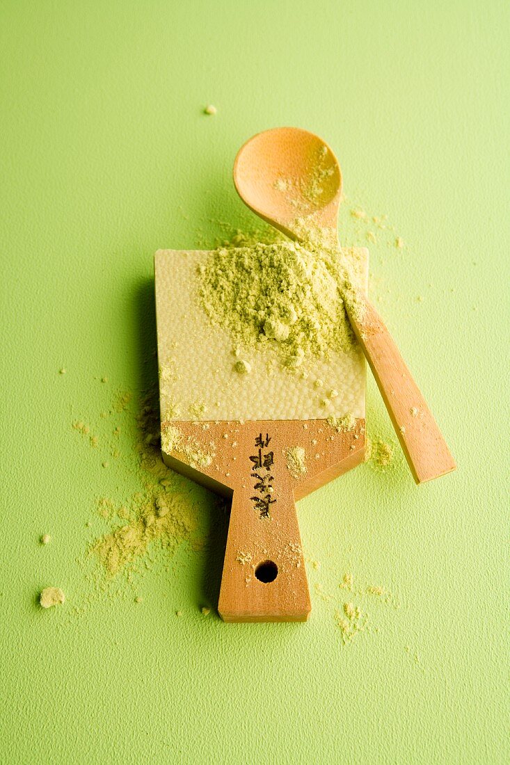 Wasabi powder on a wooden board