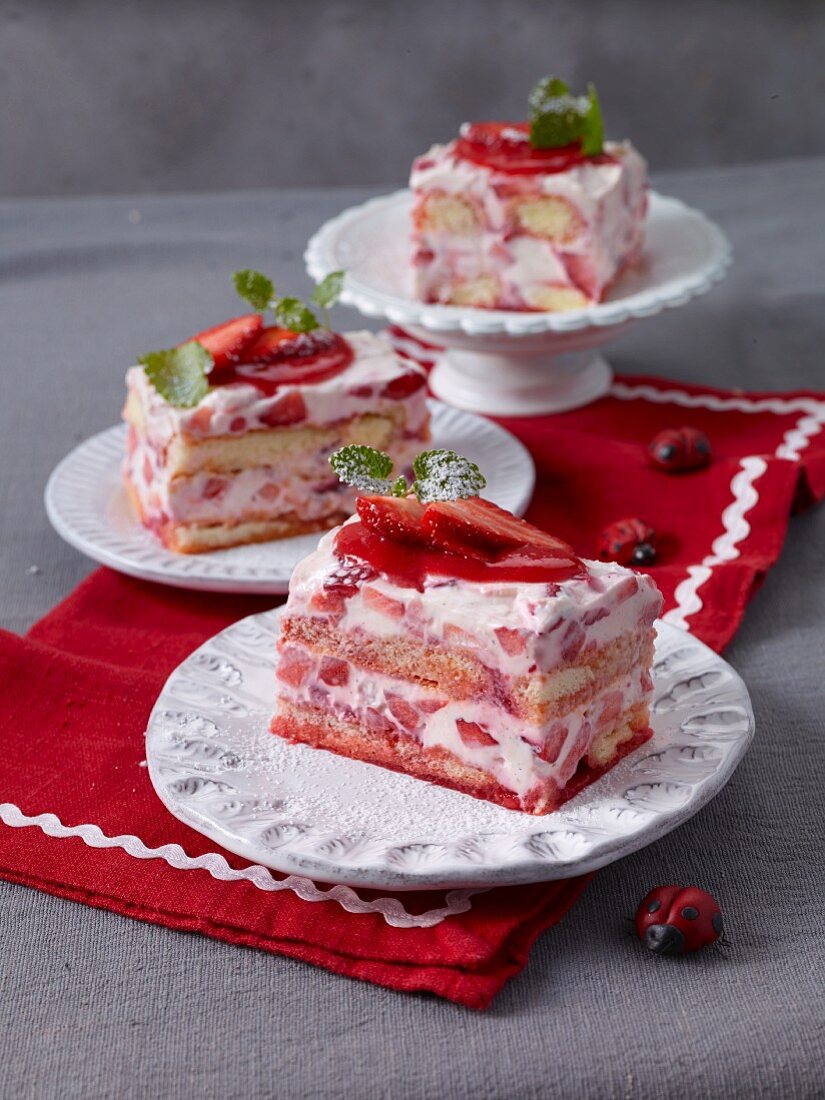 Strawberry tiramisu