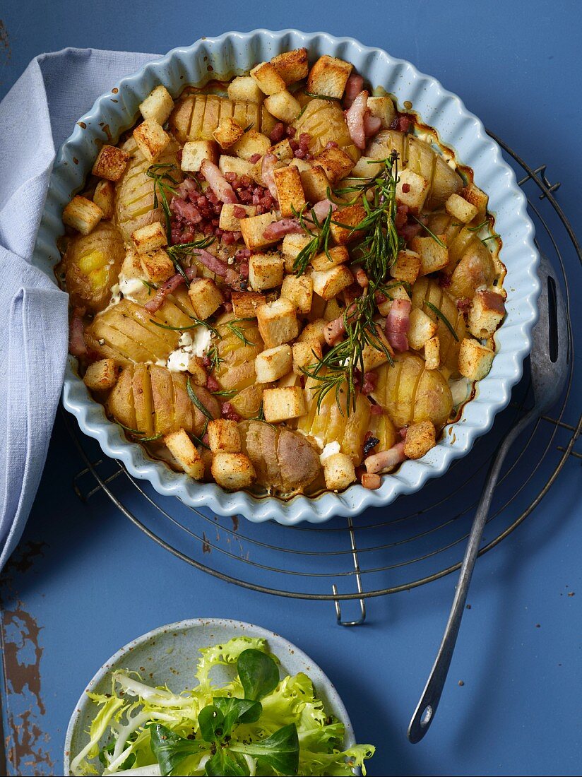 Swedish potatoes – potatoes with bacon and croutons