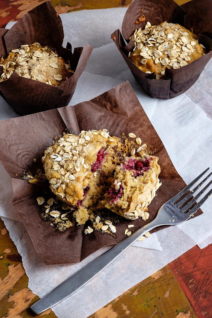 Raspberry muffins with oats