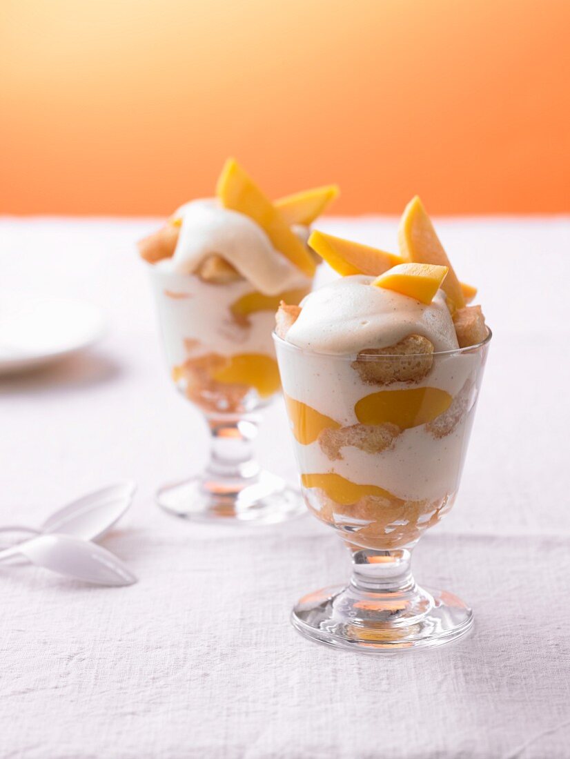 Mango-Tiramisu in Dessertgläsern