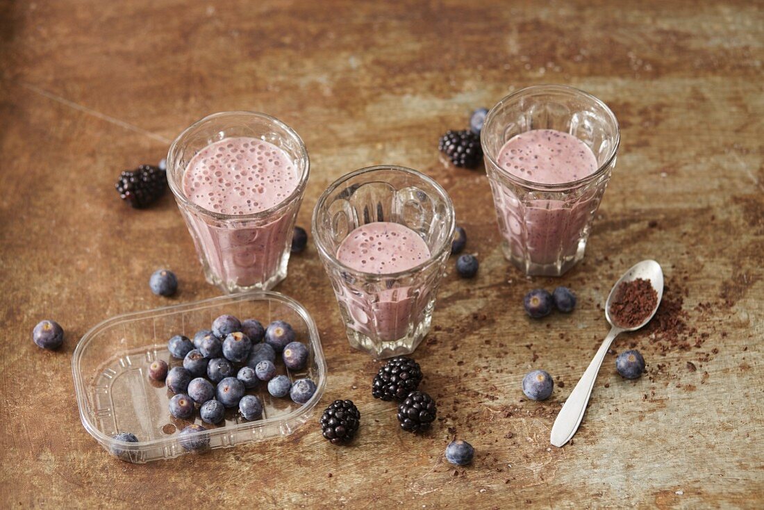 Berry shake with blackberries, blueberries and cocoa nibs