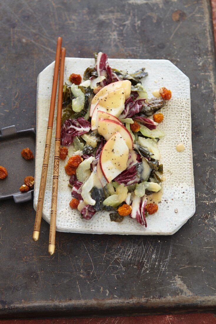 Vegan seaweed and apple salad with dried physalis (Asia)