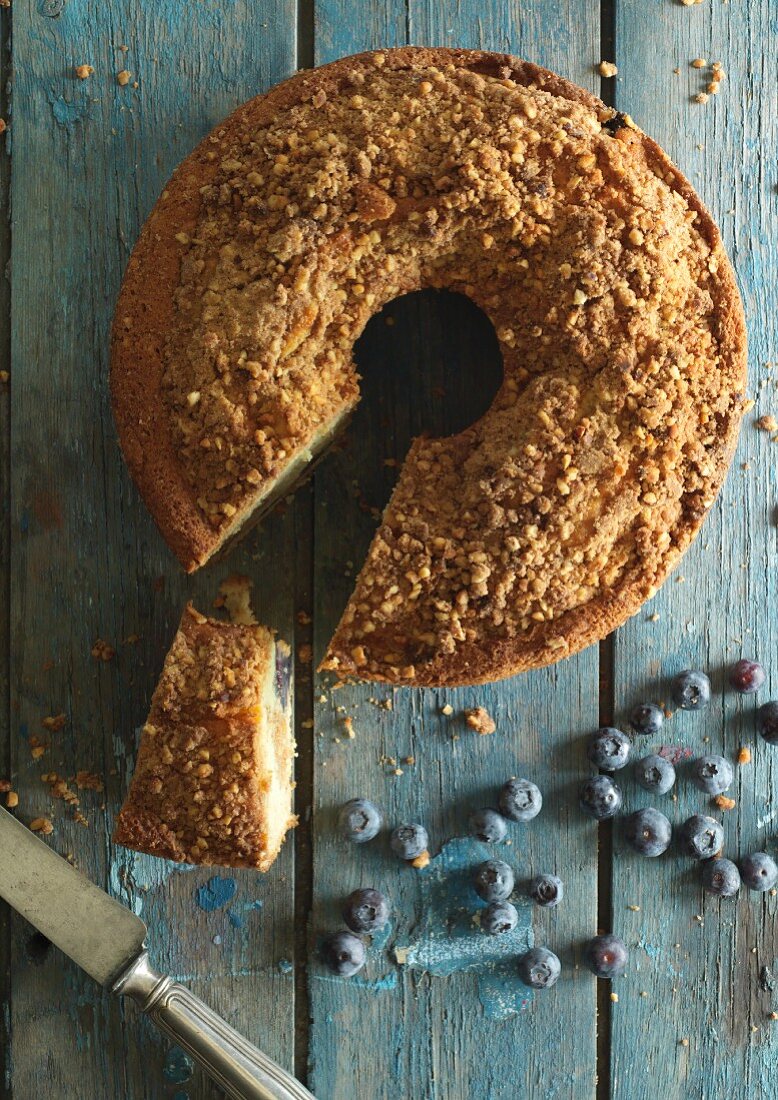 Blueberry cake with cinnamon and fresh blueberries