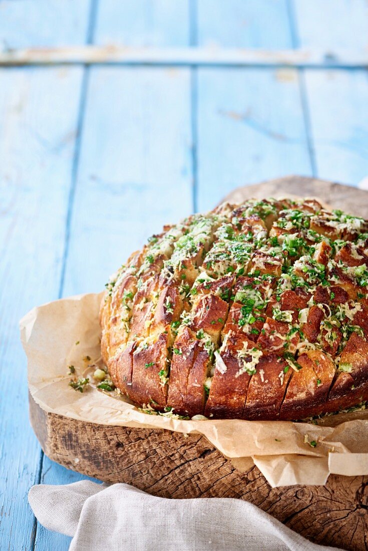 Cheese bread with chives and garlic