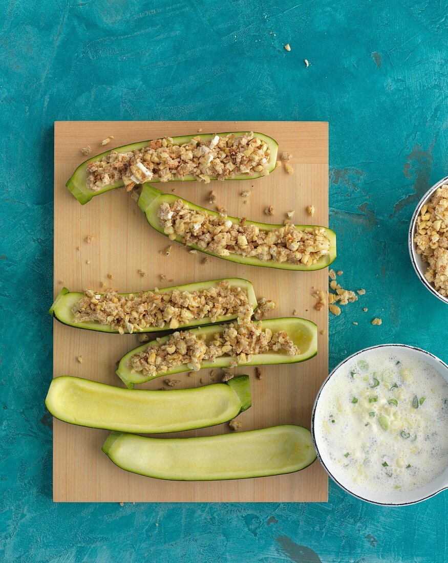 Stuffed courgettes with the yoghurt dip