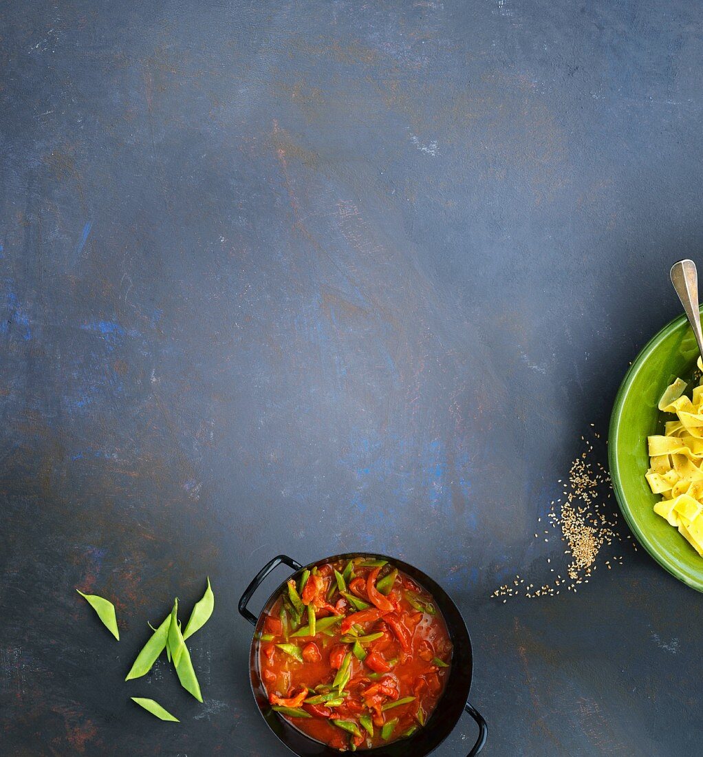 Tagliatelle with a bean and pepper medley