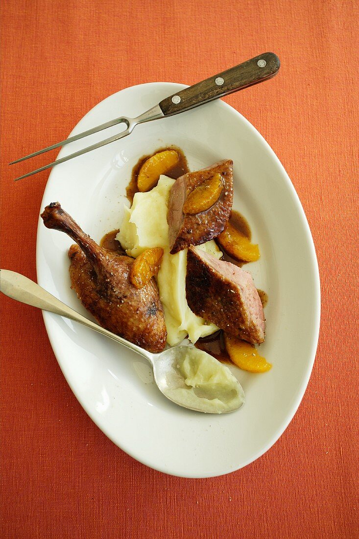 Entenbraten mit Orangen-Ingwer-Sauce und Kartoffelpüree