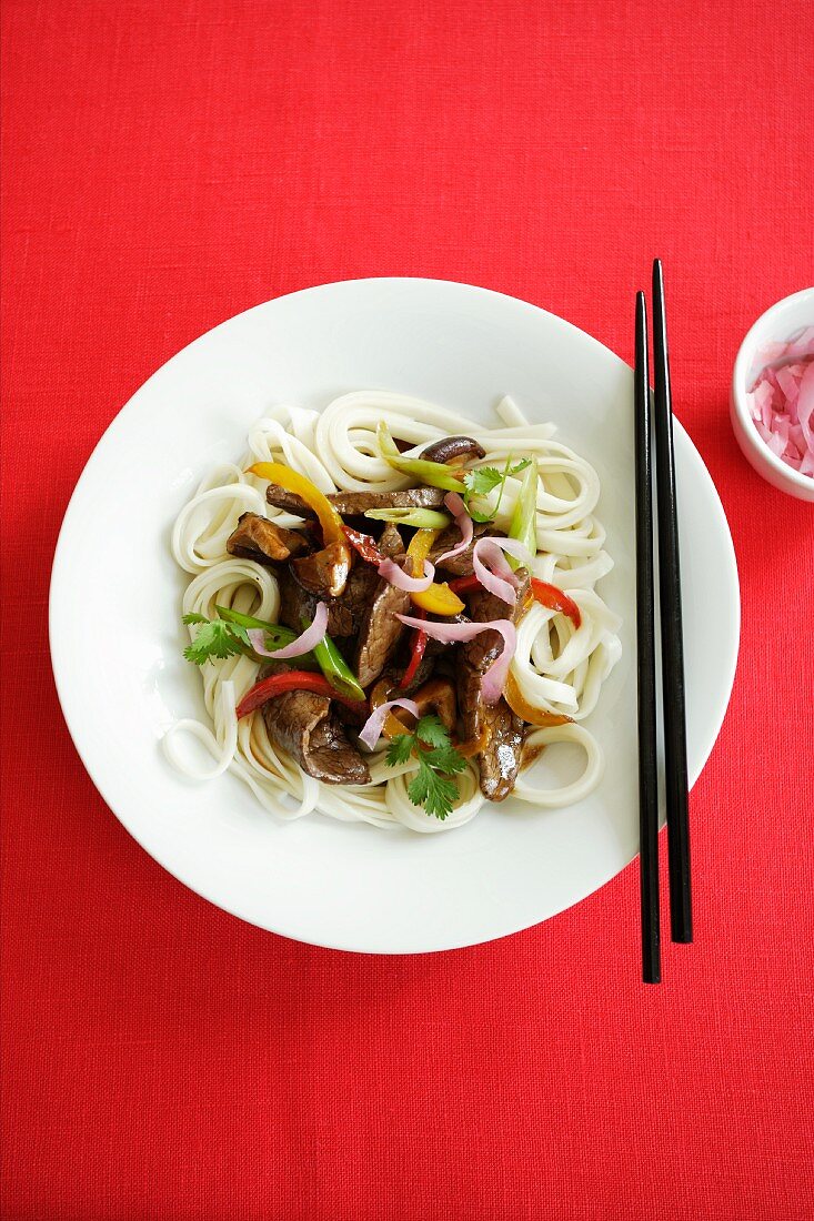 Rinderfilet-Geschnetzeltes mit Sobanudeln (Japan)