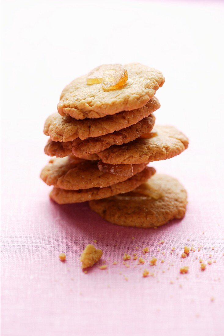 Ginger biscuits with maple syrup