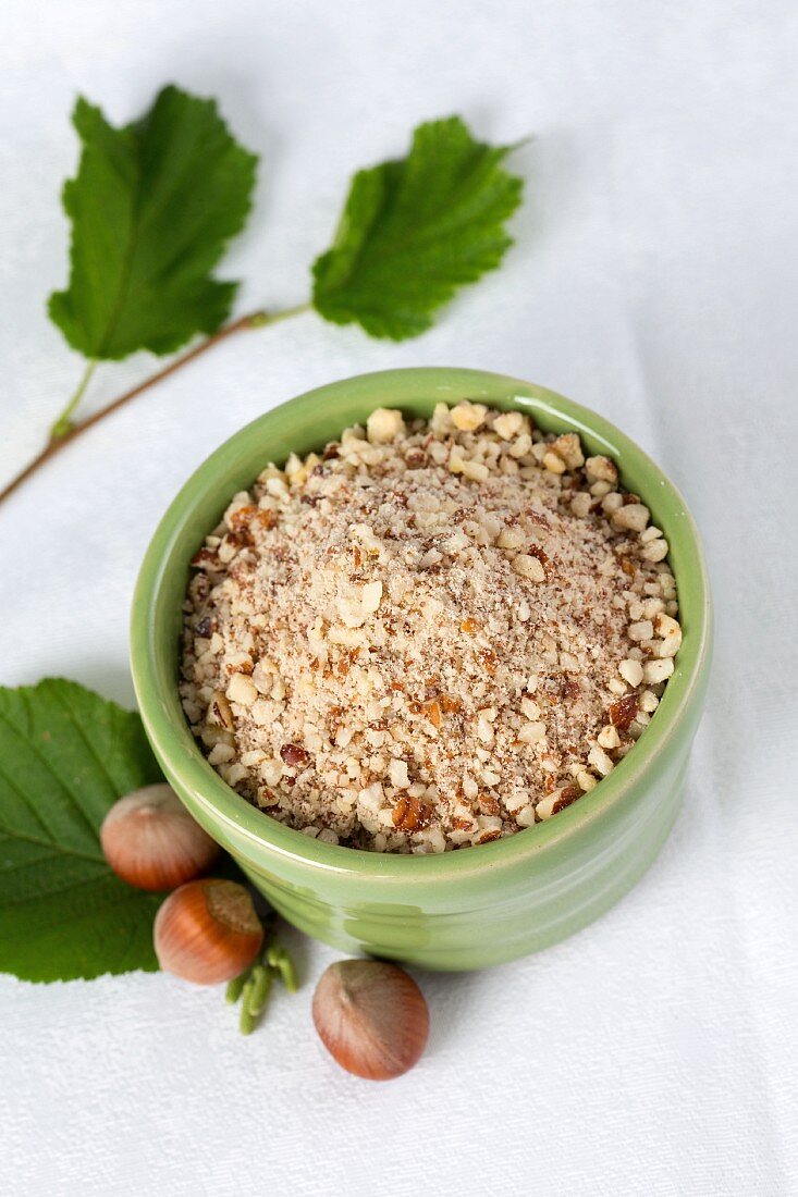 Whole and grated hazelnuts