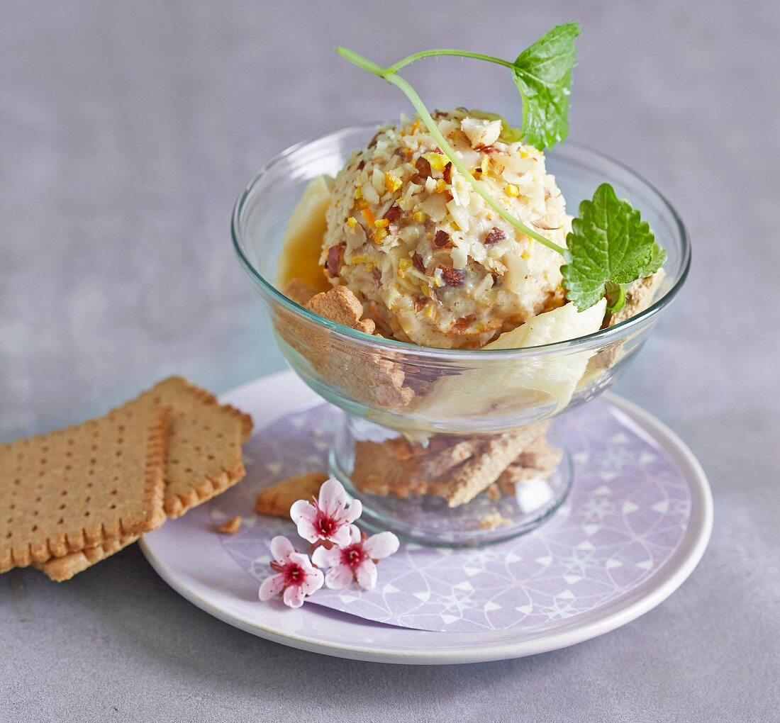 Hazelnut ice cream with chopped hazelnuts and bananas