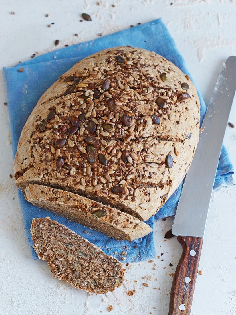 Mehrkornbrot mit Dinkel & gemischten Kernen