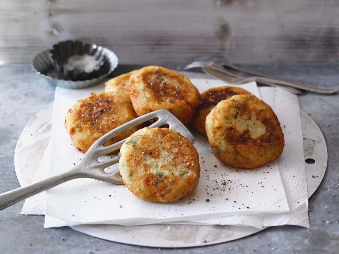 Vegetarian potato and quark cakes