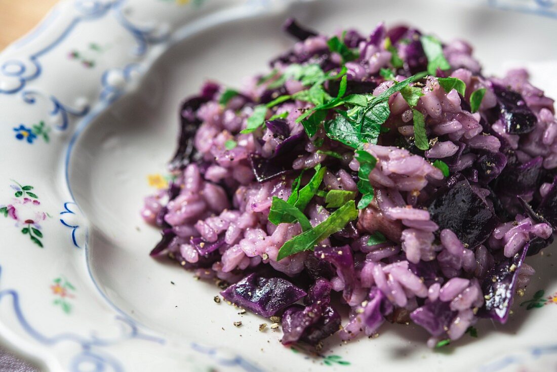 Rotkohlrisotto mit Basilikum