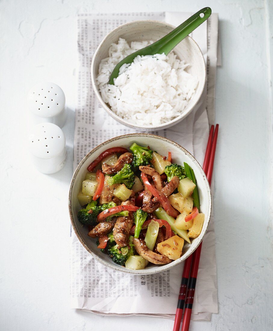 Stir-fried fruity ginger chicken with honey (Asia)